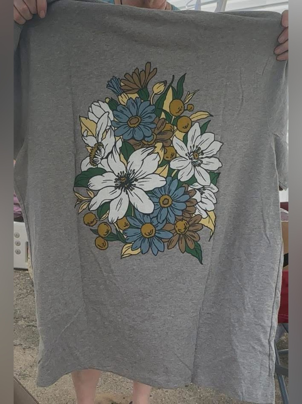 Goodfellow & Co Gray Short Sleeve Tee with White, Blue & Yellow Floral Print